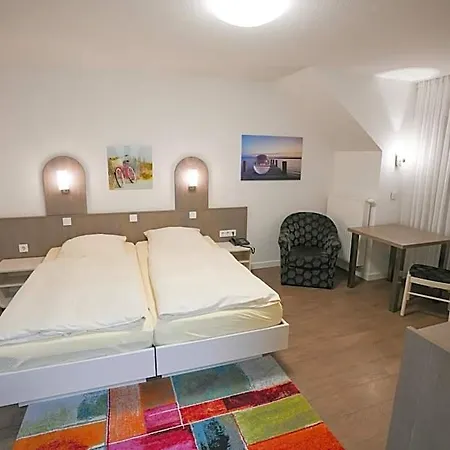 Hotell Lingemann 3*